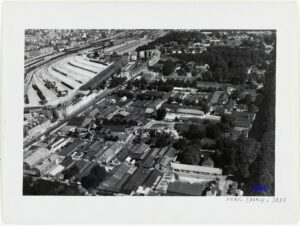 1950-@@-Photo-aerienne-quartier-de-Bercy-en-1950-Bercy-NDNativite-MuseeCarnavalet-PH344-3895-1950.pdf