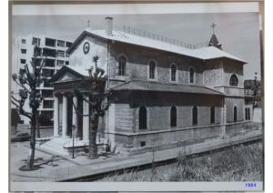 1984-@@-6-photos-de-leglise-en-1984-Traces-incendie-sacristie-Bercy-NDNativite-BHVP-4C-EPT-47-108a115-1984-07.pdf
